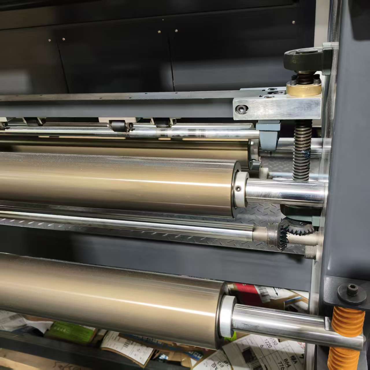 How to Solve Paper Curling Problems During Roll-to-Sheet Cutting?      